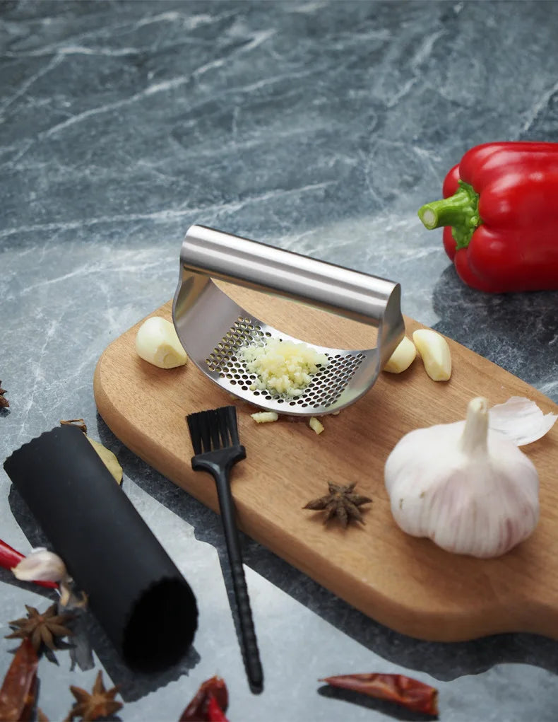 Garlic Press Rocker Stainless Steel, Garlic Mincer Tool, Sturdy Garlic Crusher Garlic Presser, Garlic Slicer & Grinder