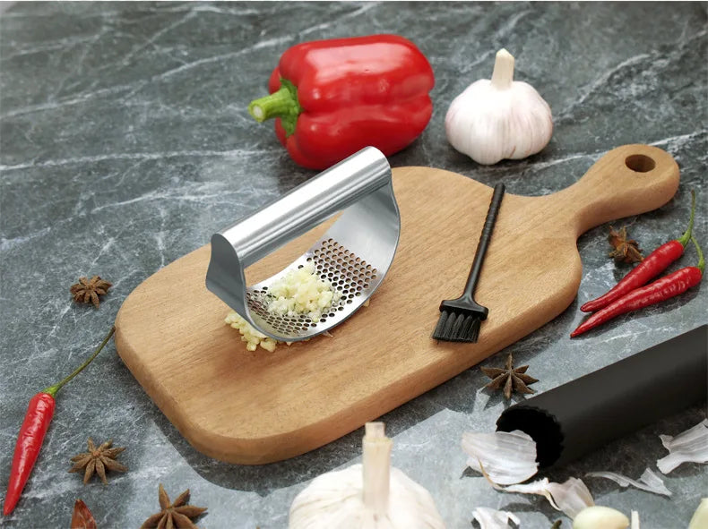 Garlic Press Rocker Stainless Steel, Garlic Mincer Tool, Sturdy Garlic Crusher Garlic Presser, Garlic Slicer & Grinder